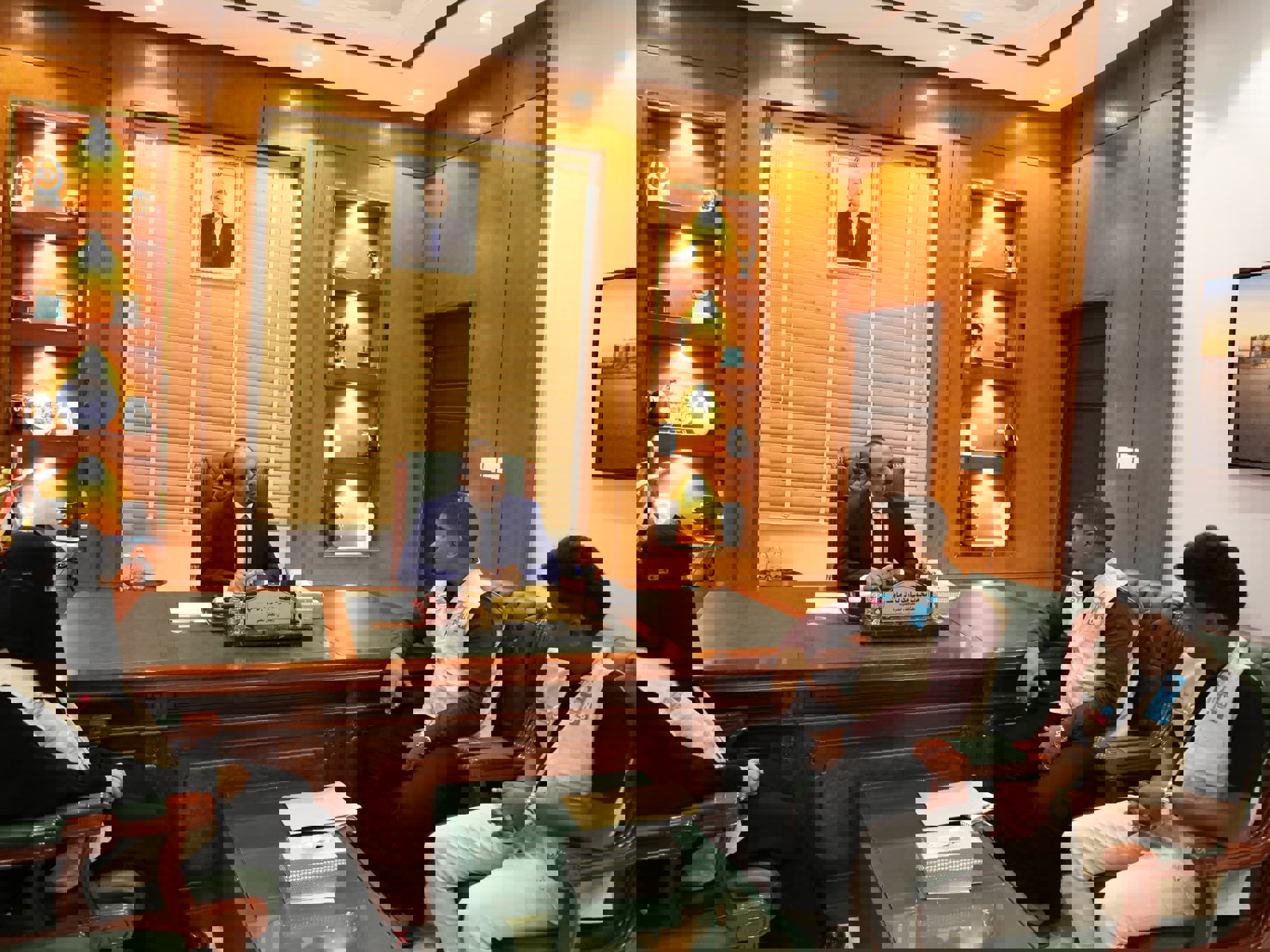 محافظ حضرموت يطلع على مشروع "ترابط" لتعزيز المشاركة المجتمعية وبناء السلام والأمن في حضرموت والمهرة